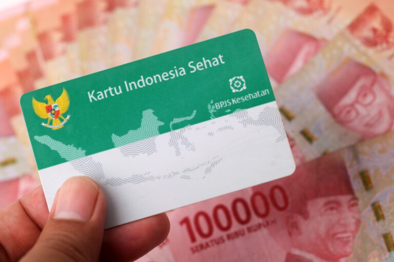 Close-up of Indonesia’s BPJS Kesehatan health insurance card (Kartu Indonesia Sehat) illustrating the role of the JKN healthcare system in supporting case management in Indonesia.